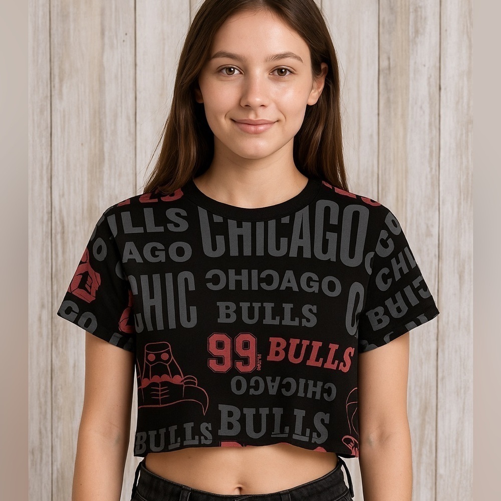 Chicago Bulls Crop Top Women Medium NBA Graphic Tee Black Red Y2K NWT